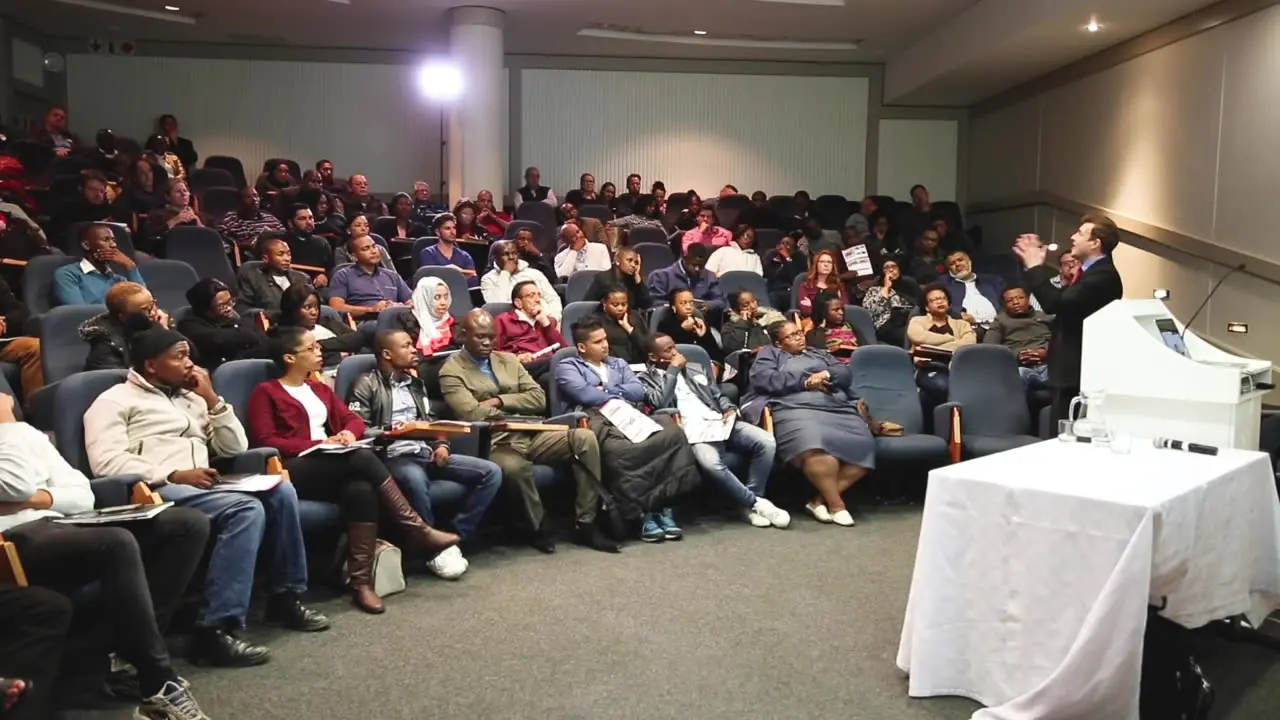 A full auditorium at an IGrow seminar